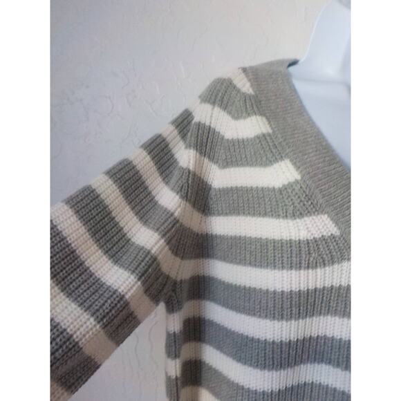 A New Day Sweater Gray White Cable Knit Stripes Women size Large Pullover V-Neck - Picture 6 of 11